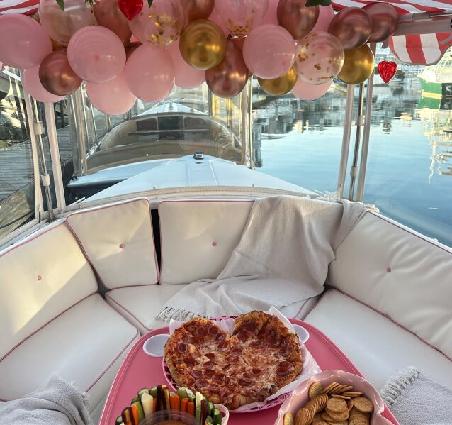 Pink gold balloons pizza interior